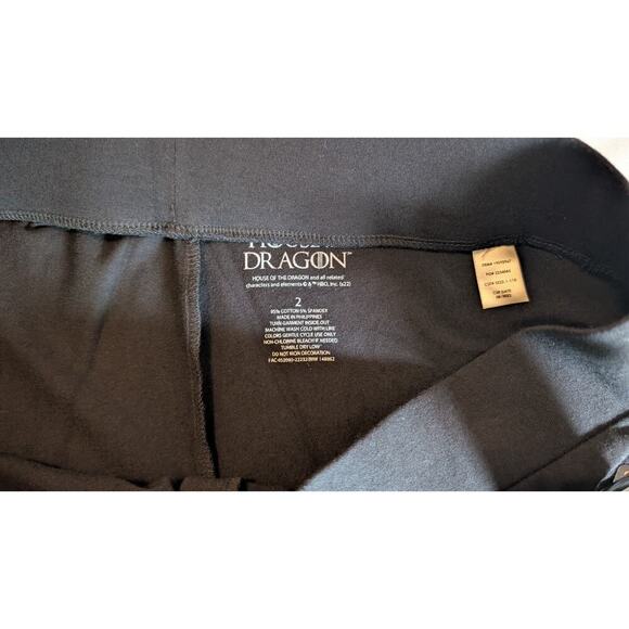 NWT Torrid 2 House Of The Dragon Tummy Smoothing Capri Leggings Size 2X 18 20 - Picture 6 of 10